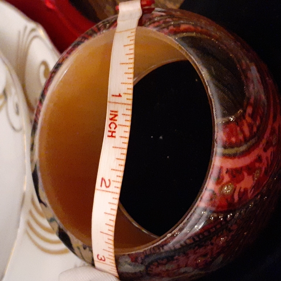 NWOT BEAUTIFUL LUCITE BANGLE MULTI COLOR - Picture 6 of 6